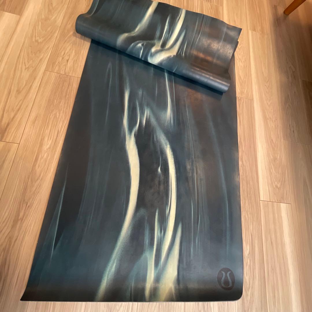 ルルレモン　Lululemon ヨガマット ダークグレー　マーブル模様
