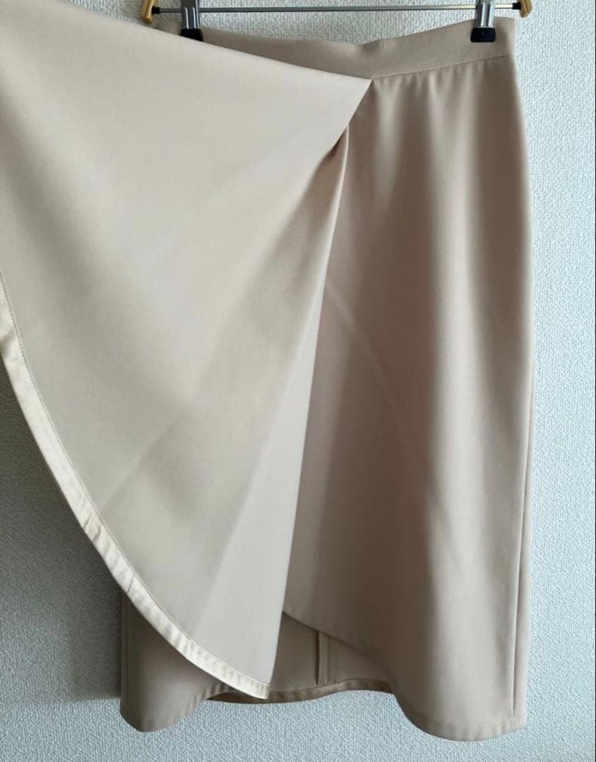 MAX MARA ベージュ ドレープ巻きスカート
