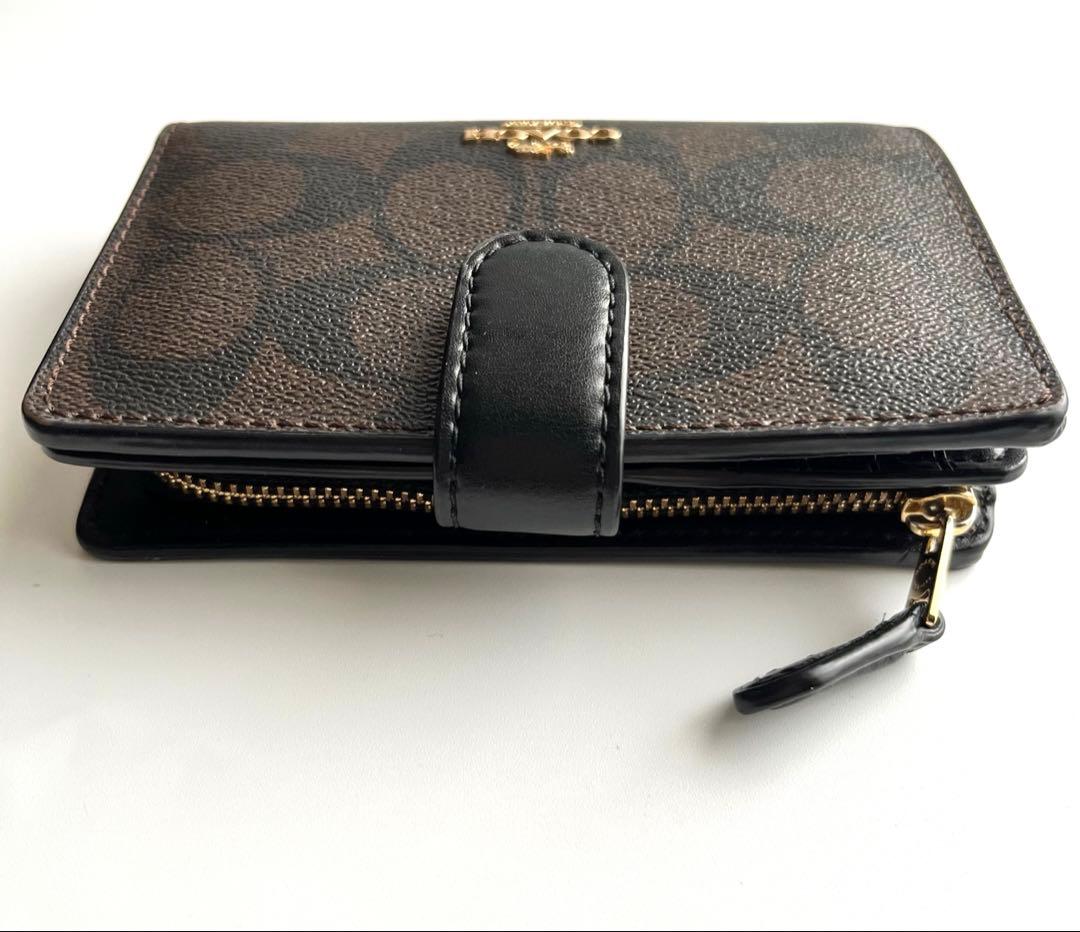 美品✨COACH コーチ　二つ折り財布