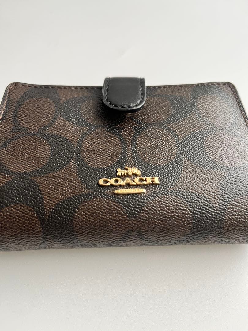 美品✨COACH コーチ　二つ折り財布