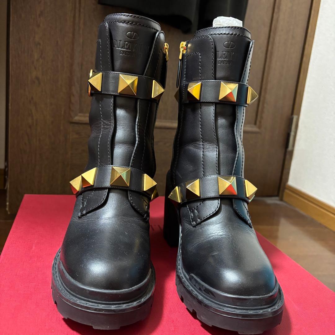 【最終値下げ】ヴァレンティノ　ローマスタッズ コンバットブーツ　ブラック