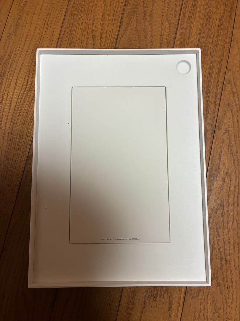 iPad第10世代64GB Wifeモデル　充電器付き