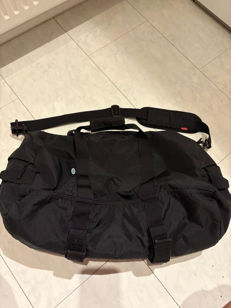 Supreme ブラック ダッフルバッグ