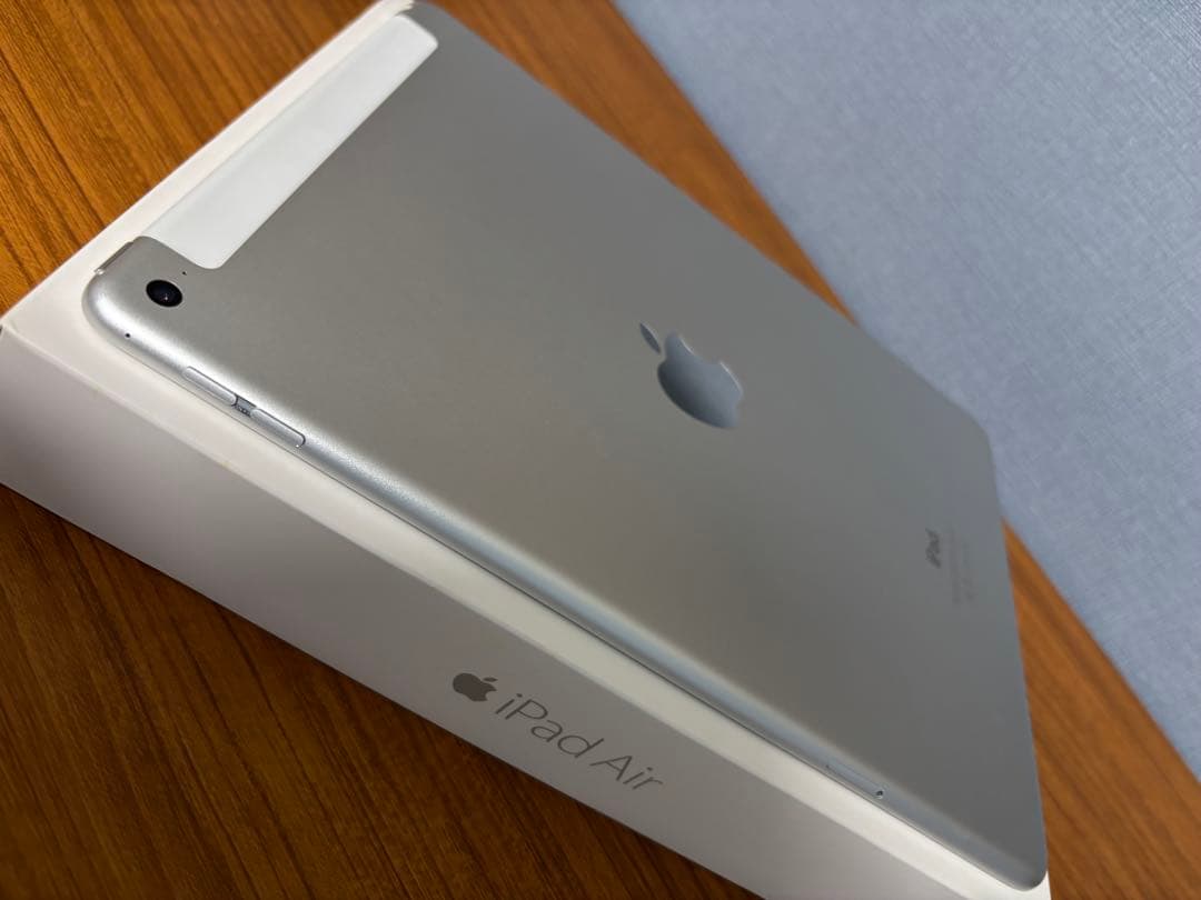 iPad Air 2 Wi-Fi+Cellular 16GB au版