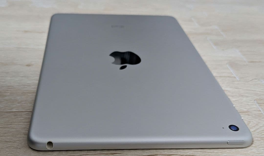 Apple iPad mini 4 128GB Wi-Fi シルバー