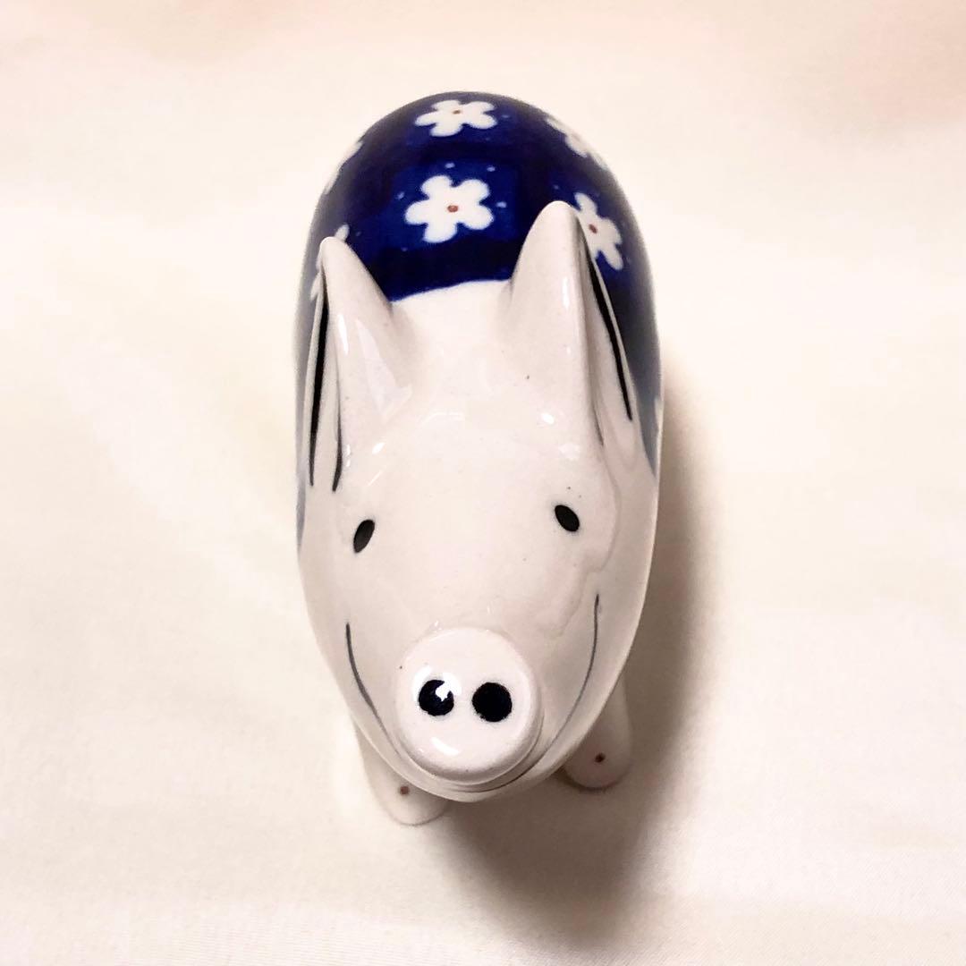 【ポーリッシュポタリー】ブタの置物 青い花模様　ハンドメイド　陶器製