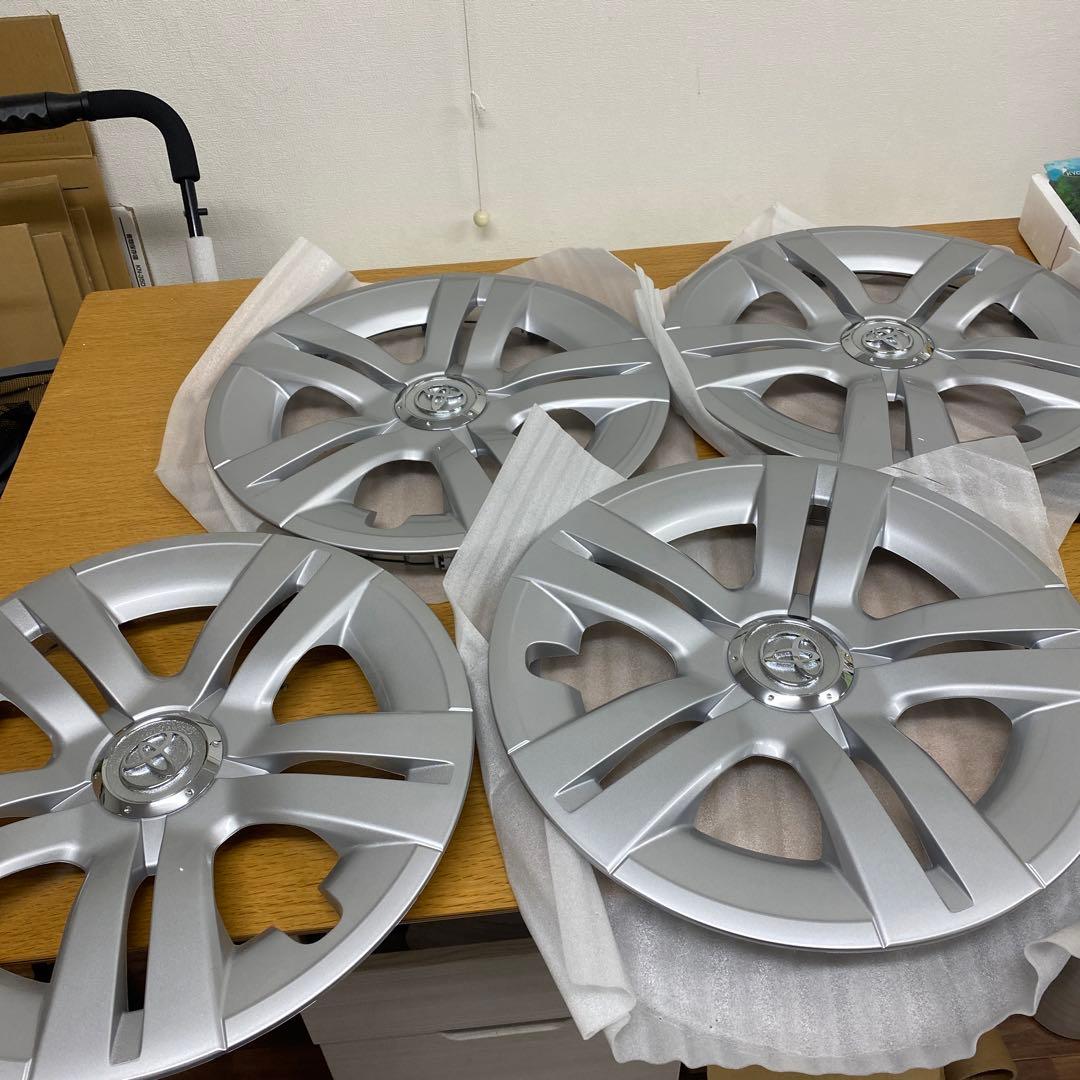 トヨタ　純正　ウィッシュ15インチホイールカバー
