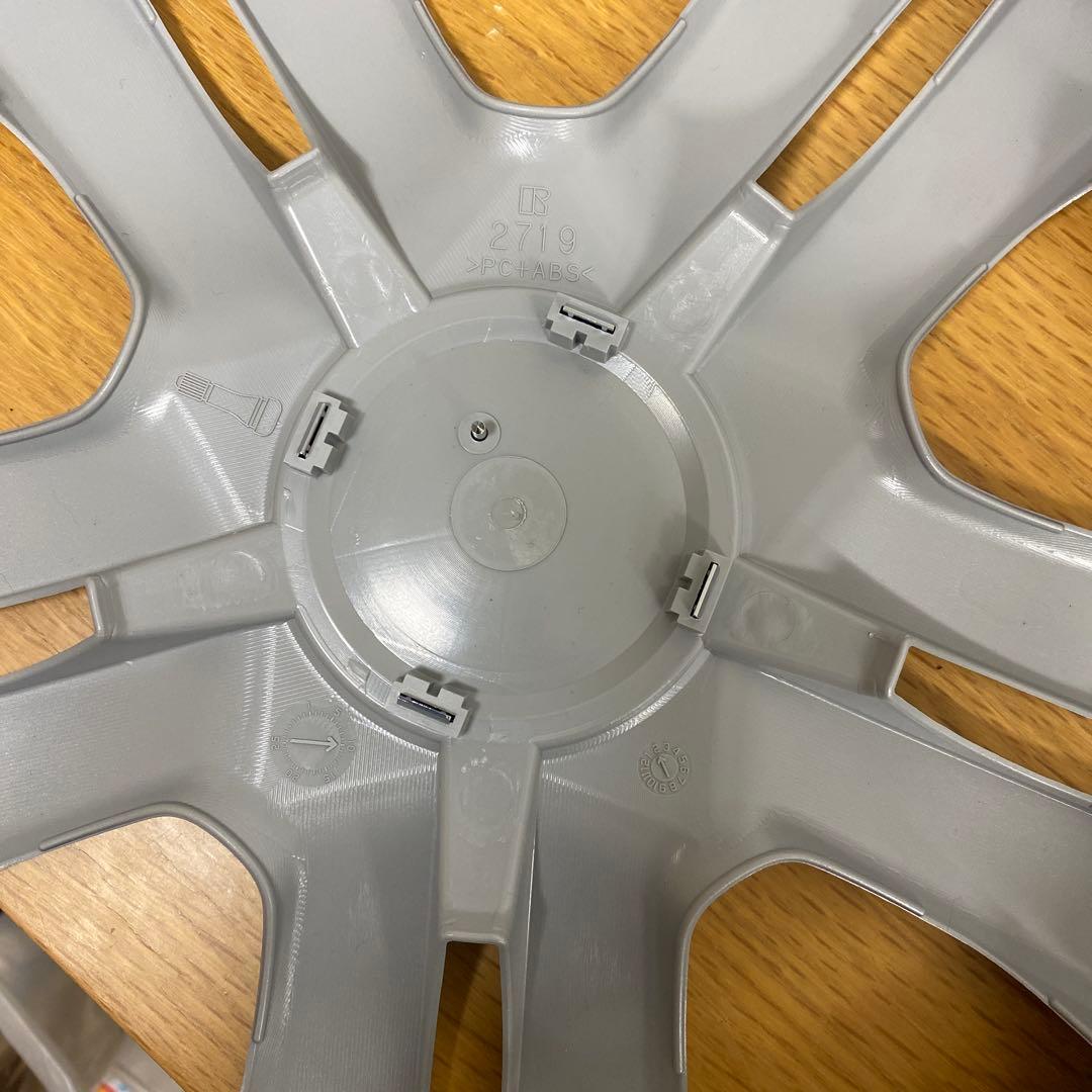 トヨタ　純正　ウィッシュ15インチホイールカバー