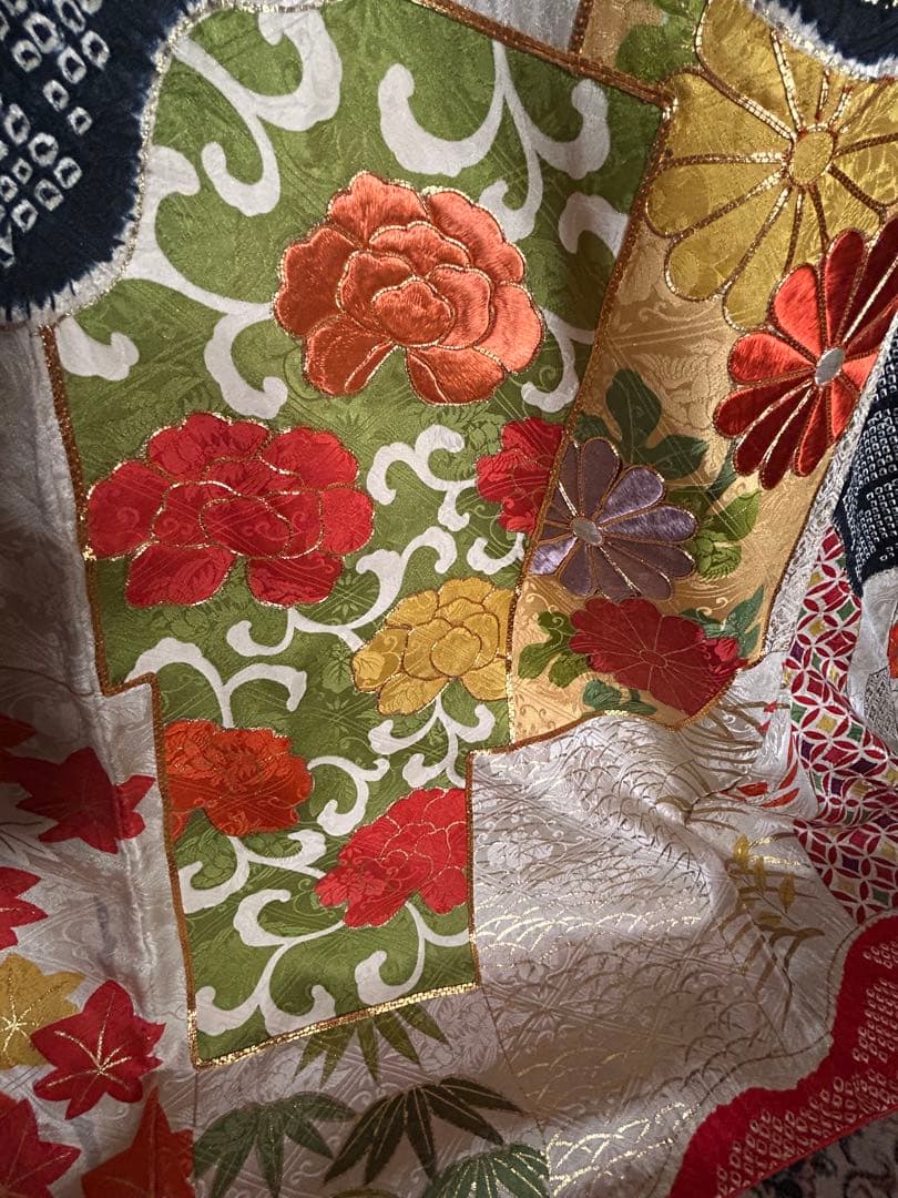 豪華振袖 身丈160 裄63 赤×黒 絞り 金彩 駒刺繍 古典花柄