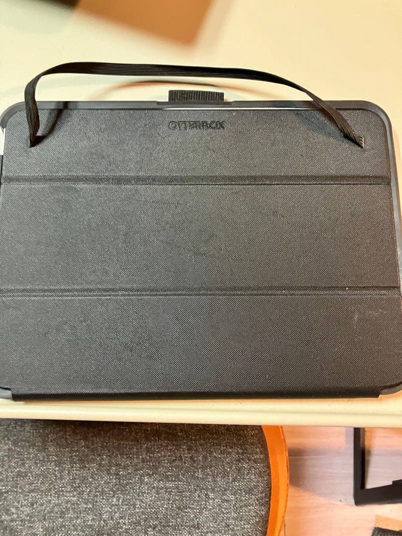 iPad 本体 充電器・ケーブル・元箱・ケース付き