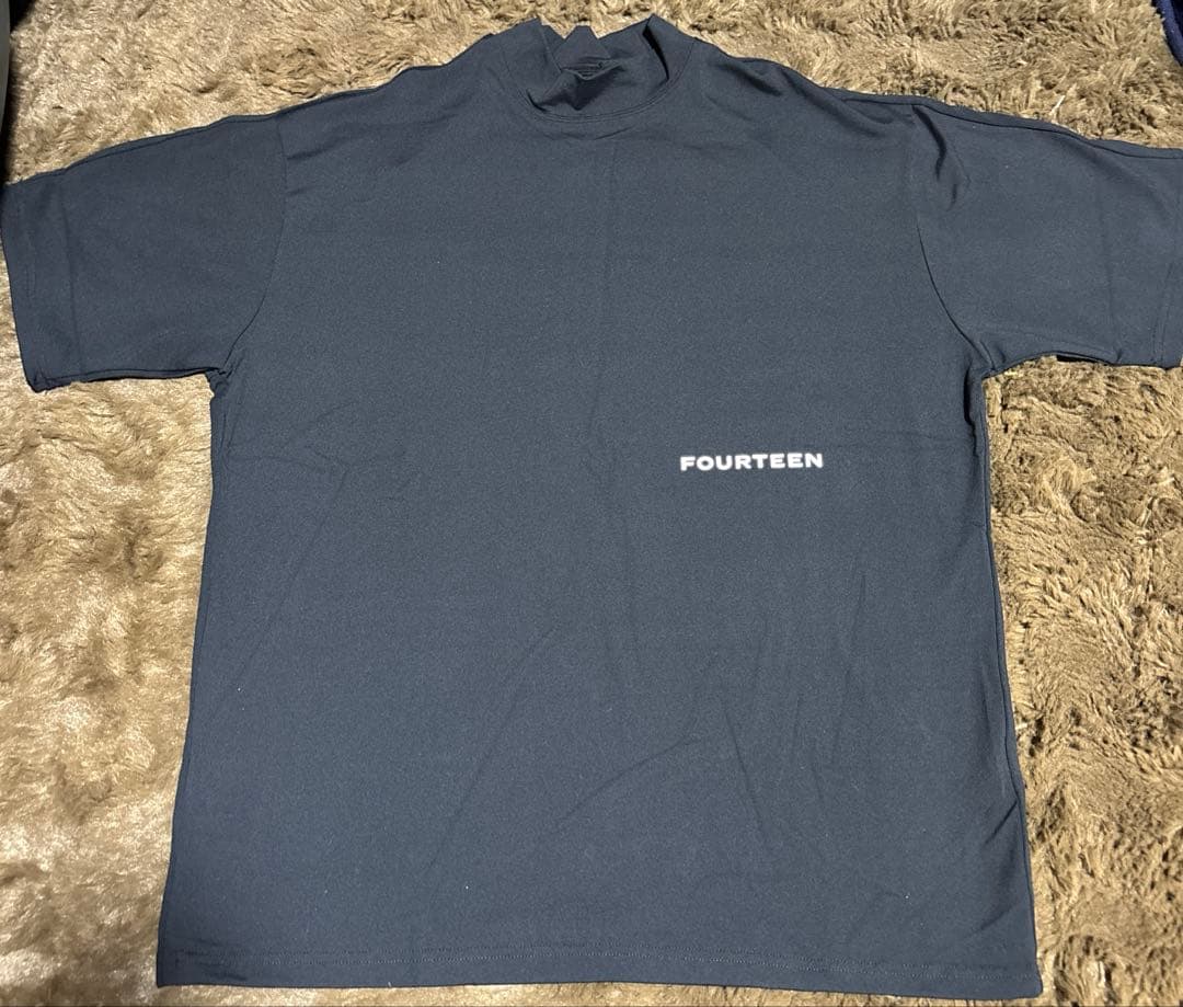 未使用　FOURTEEN モックネックシャツ　ブラック　大きめMサイズ