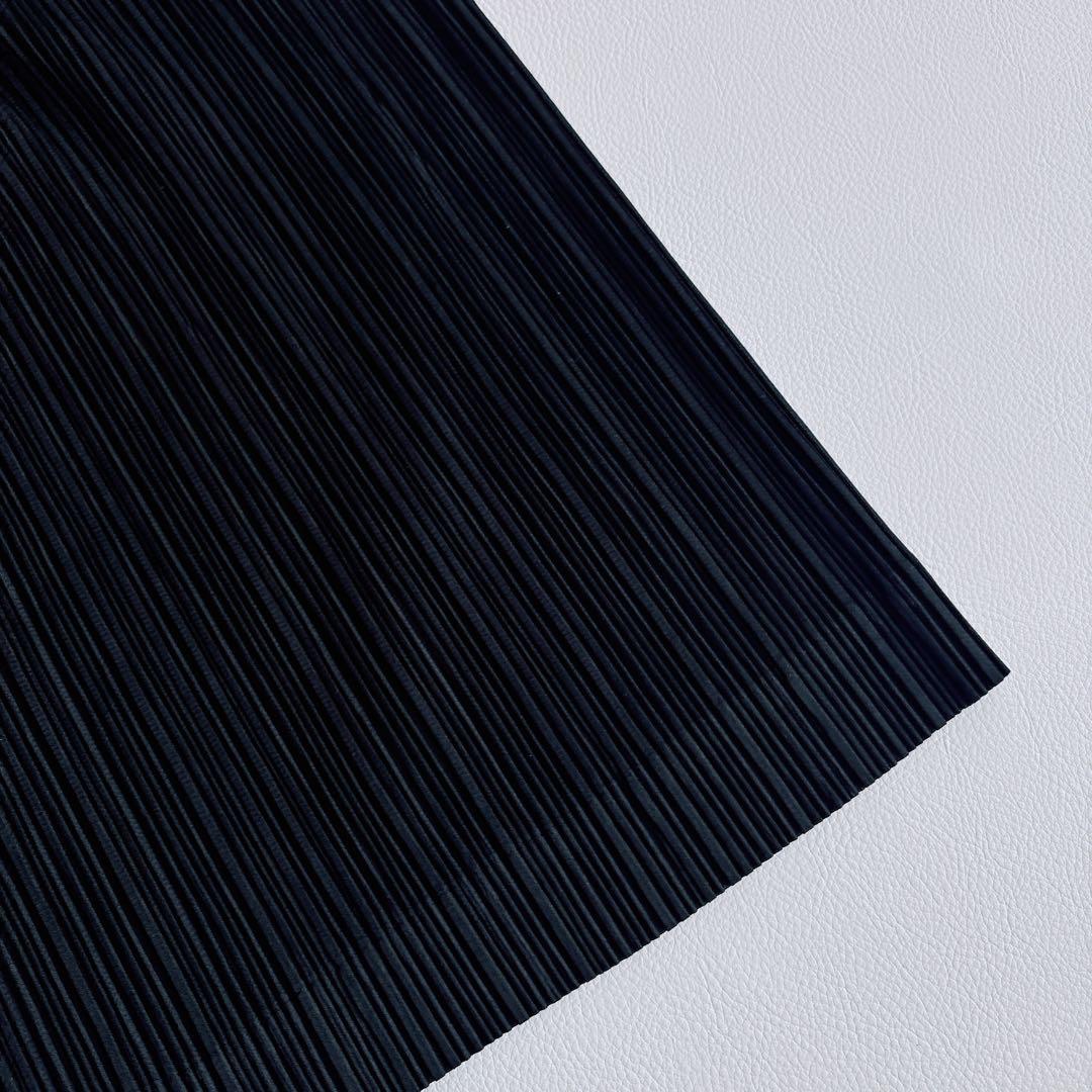 極美品✨ ISSEY MIYAKE イッセイミヤケ　フレアスカート　プリーツ　黒
