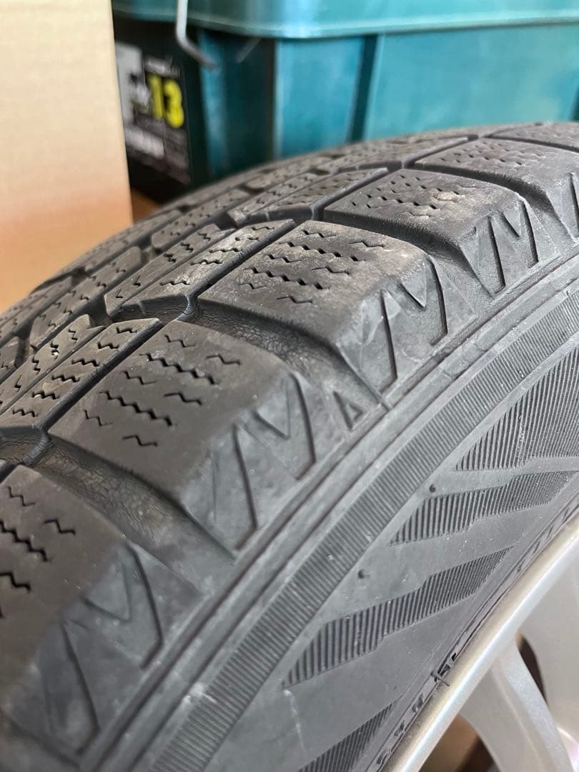 スタッドレスタイヤ 175/65R15
