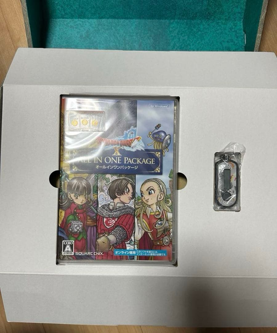 ドラクエ　30周年　お祝い宝箱
