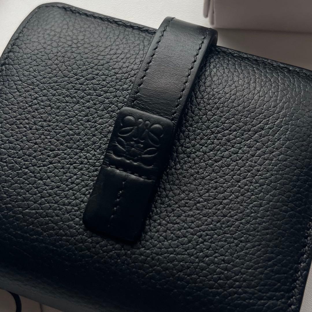 237 極上美品 LOEWE ロエベ 2つ折り財布