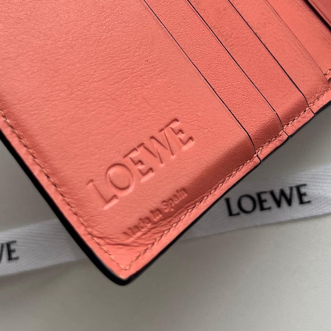 237 極上美品 LOEWE ロエベ 2つ折り財布