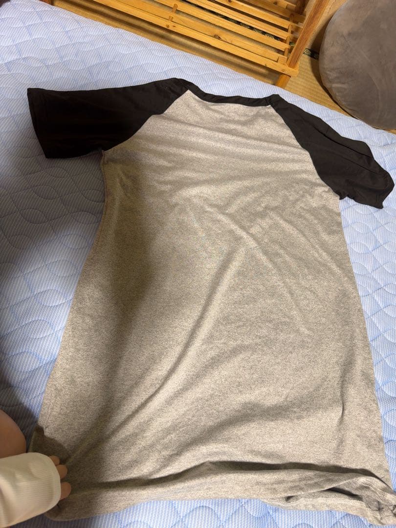 あ*ら様 ヴィンテージスタイルTシャツ グレー/ブラック