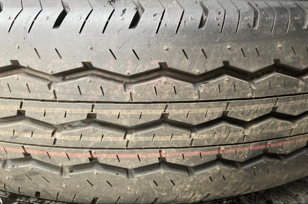 【新車剥がし】BS 195/80R15 25年製 夏タイヤ 【南-182 ①】