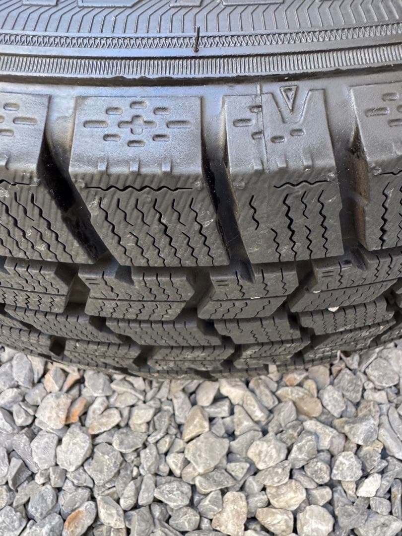 社外15インチアルミホイール175/65R15 スタッドレスタイヤ付き４本SET