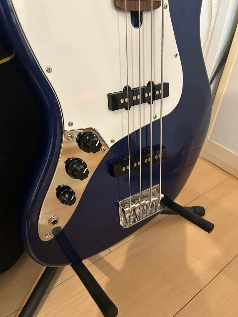 Bacchus Universe Series エレキベース 青 レフティ
