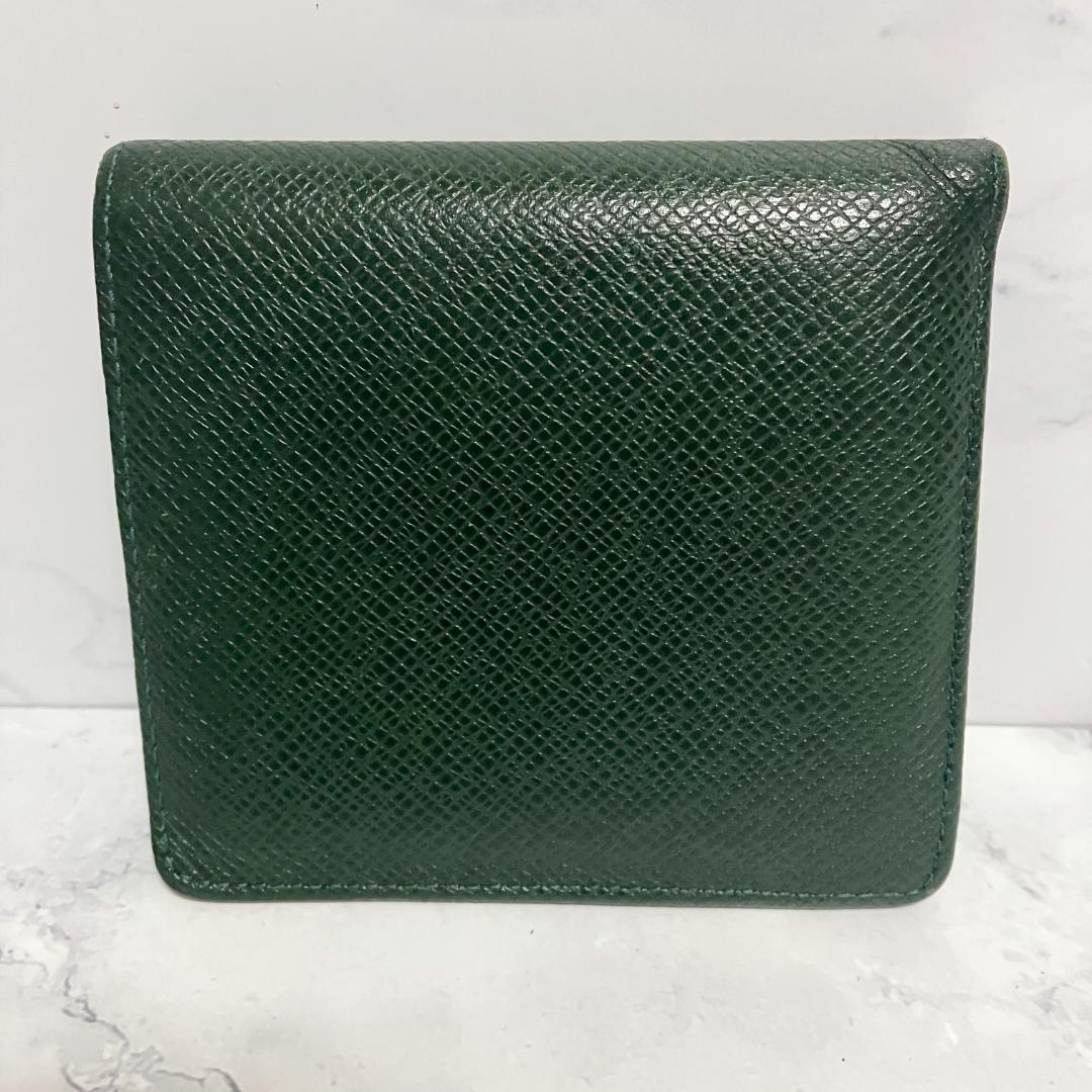 B974【人気】LOUIS VUITTON★タイガ 二つ折り財布 ダークグリーン