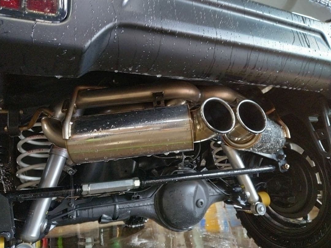お値引中！ジムニーJB64用センターW出しマフラー 5次元製 車検対応 未使用品