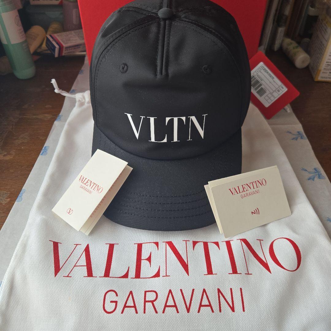 【ダル】VALENTINO キャップ ブラック 帽子 正規品 箱付き