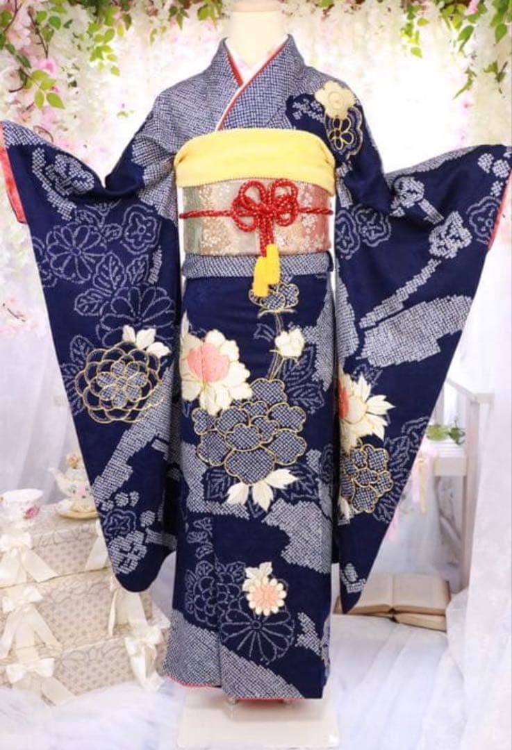 専用ページ♡✨️希少✨️絞り 美品 紺色に豪華な金刺繍 振袖 袋帯セット