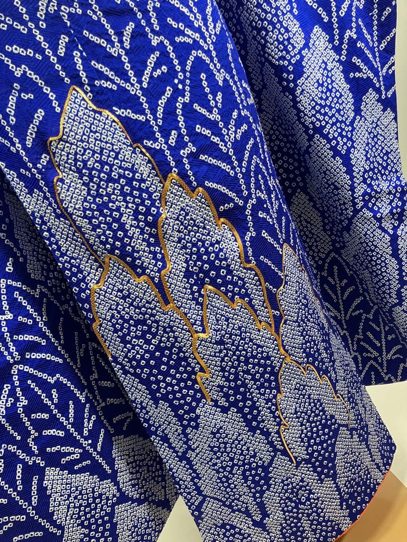 美品 振袖 総絞り 鹿子絞り 木立て文様 金駒刺繍 正絹 青系　絹のダイヤモンド
