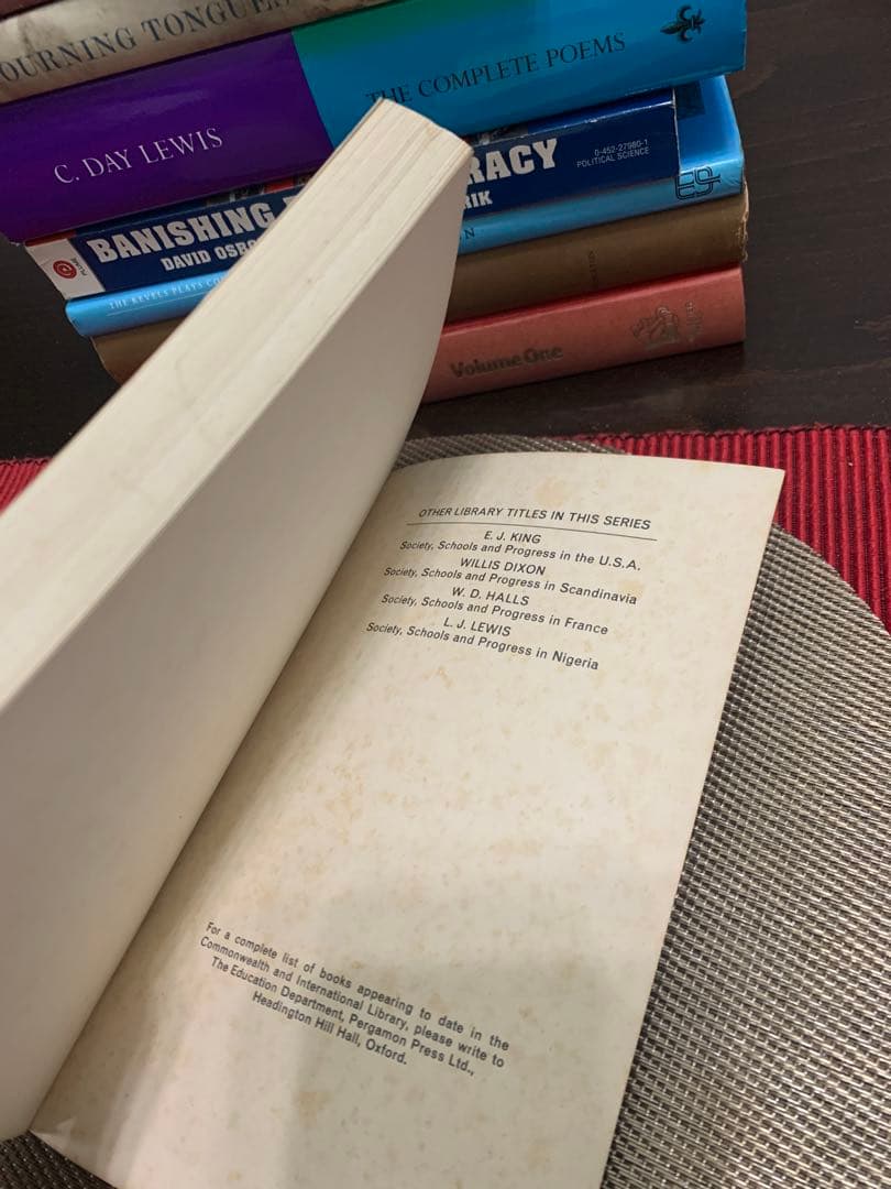 洋書 Society, Schools & Progress in England