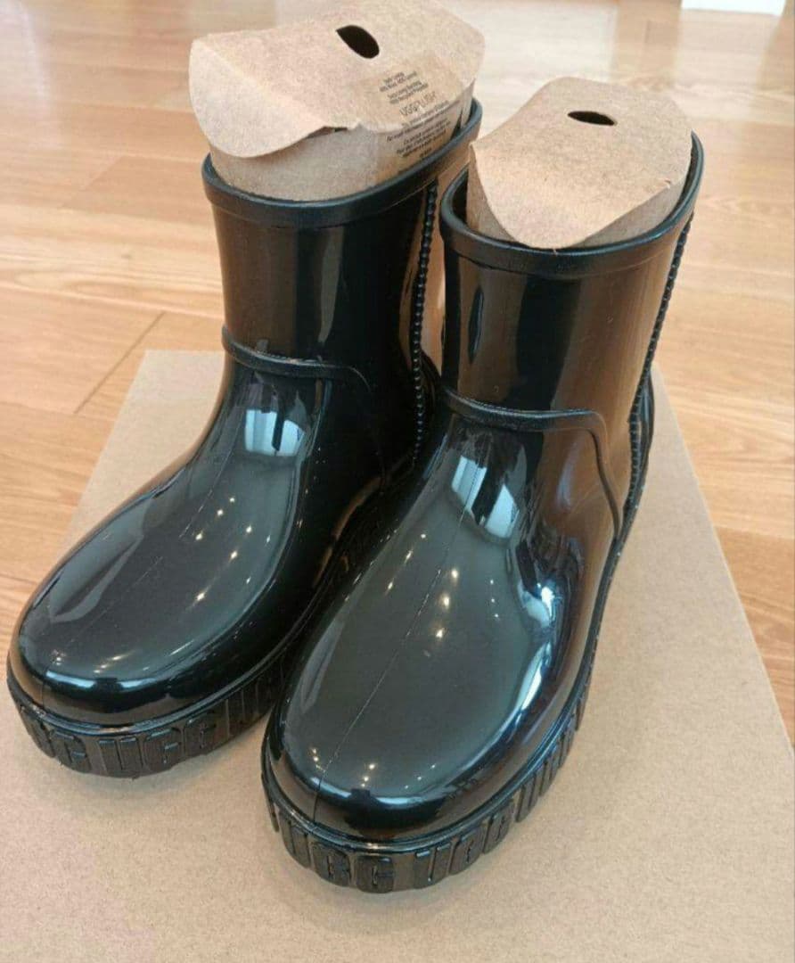 【新品未使用】UGG レインブーツ　23センチ　黒