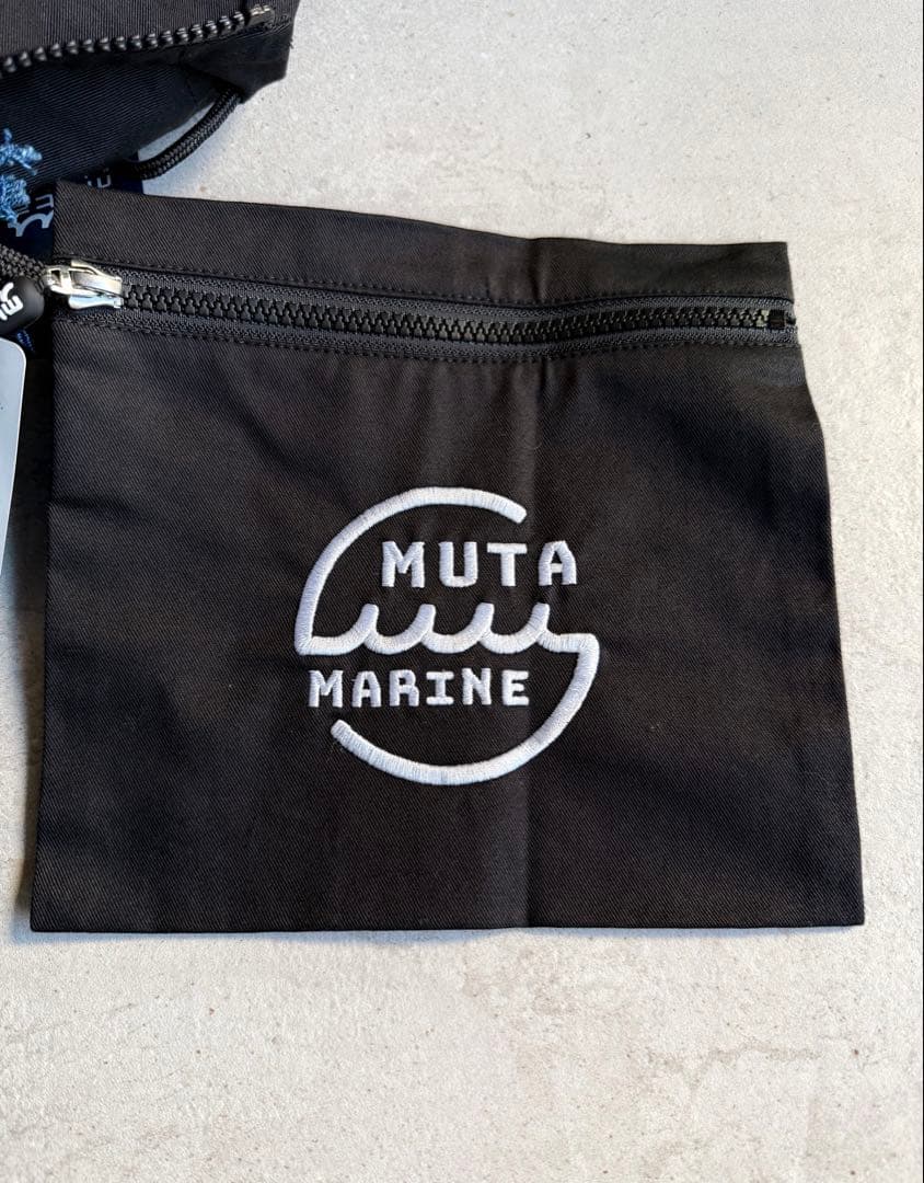 【新品】定価35,200円‼️mutaMARINEパーカー　ブラックSサイズ