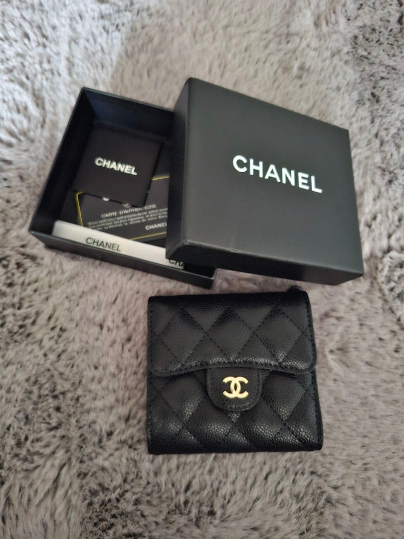新品未使用CHANEL♡キャビアスキン　三つ折り財布♡