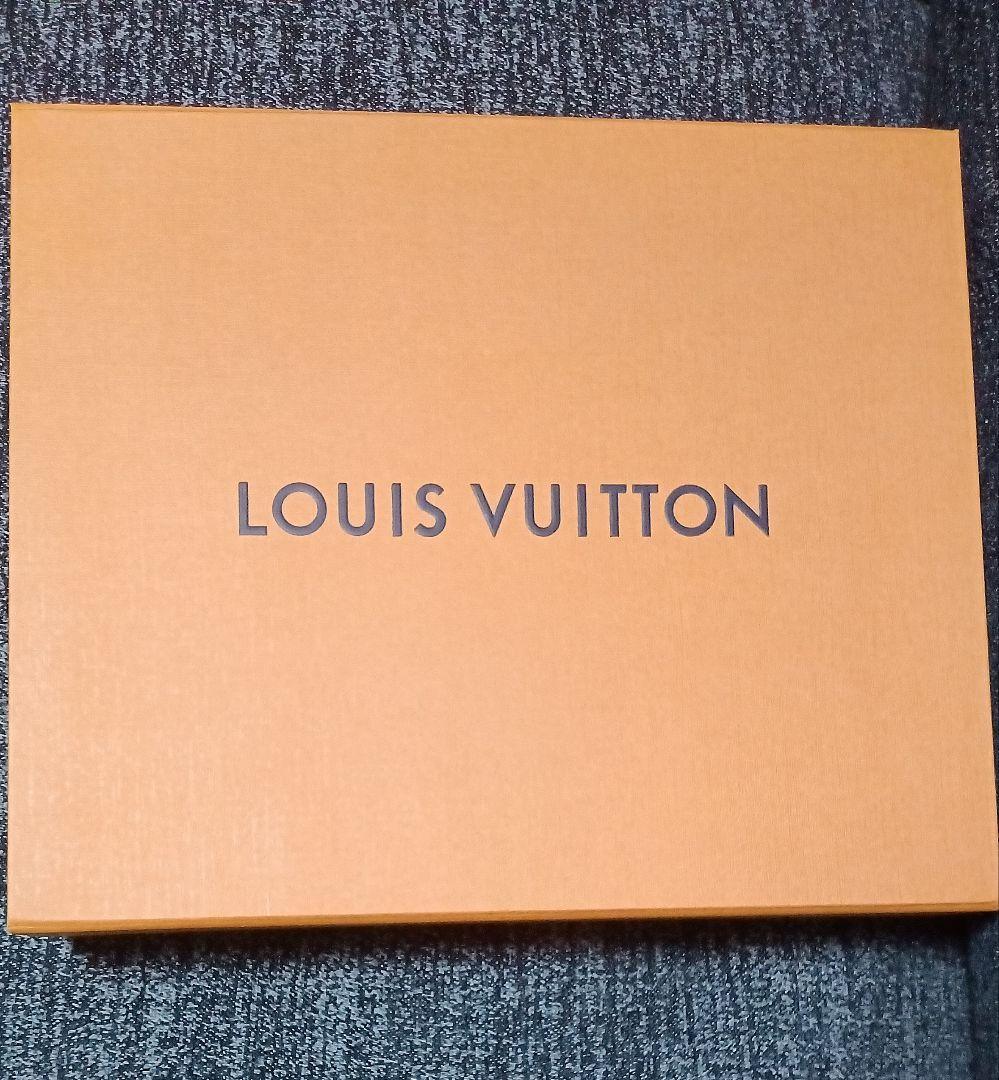 LOUIS VUITTON レッド マフラー ウサギモチーフ