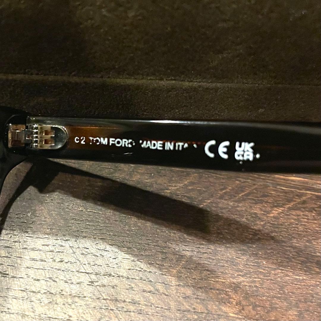 美品　トムフォード サングラス TF1353-D 近年モデル 52□19-145