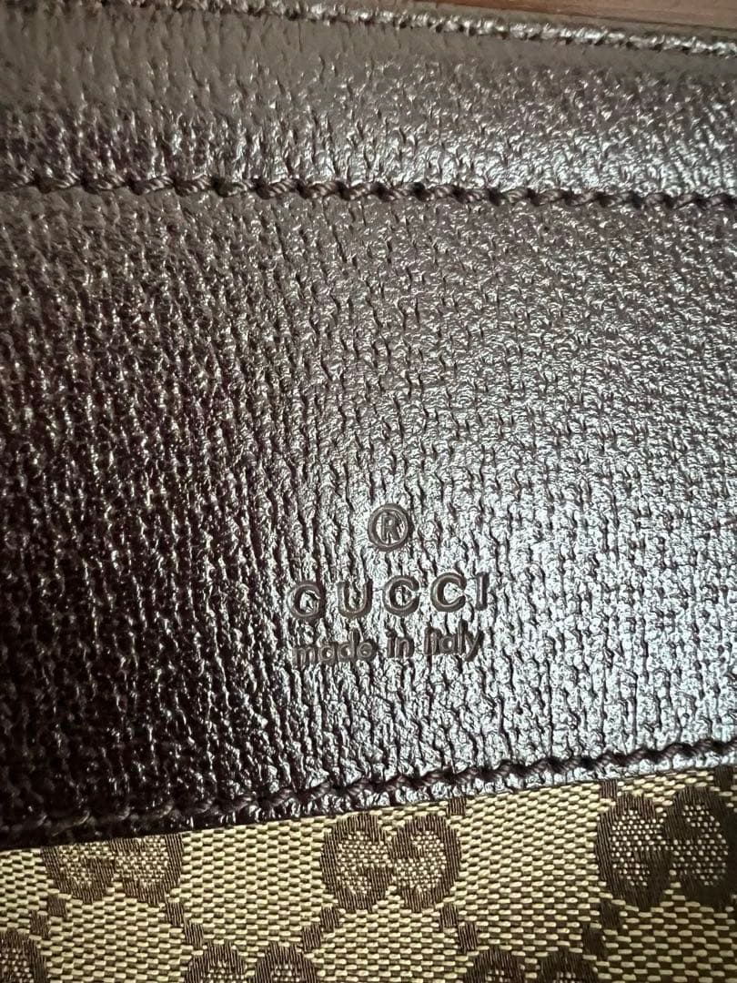 【未使用】GUCCI ボディバッグ GG キャンバス シェリーライン　激安