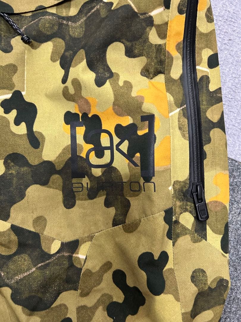 Burton ak 迷彩柄 スノーボードパンツ