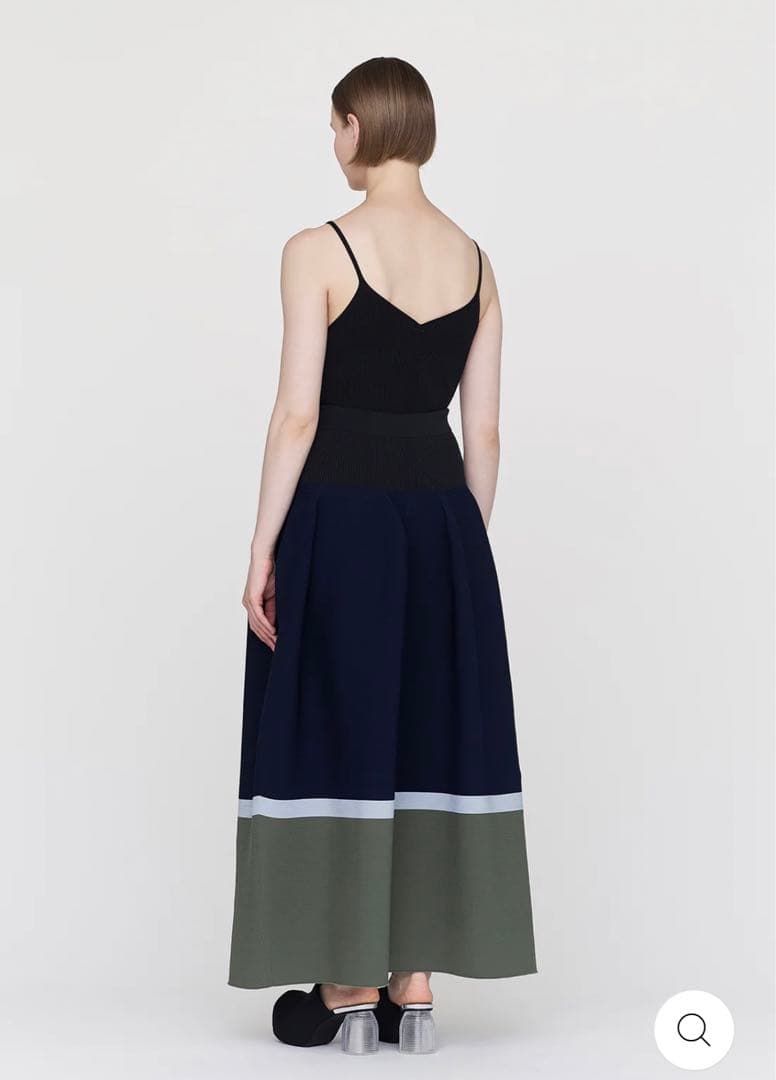 CFCL 完売色　PORTRAIT CAMISOLE TOP