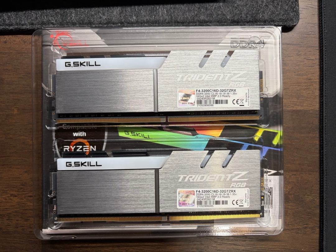 メモリー G.SKILL Trident Z RGB 32GB (16GBx2) DDR4