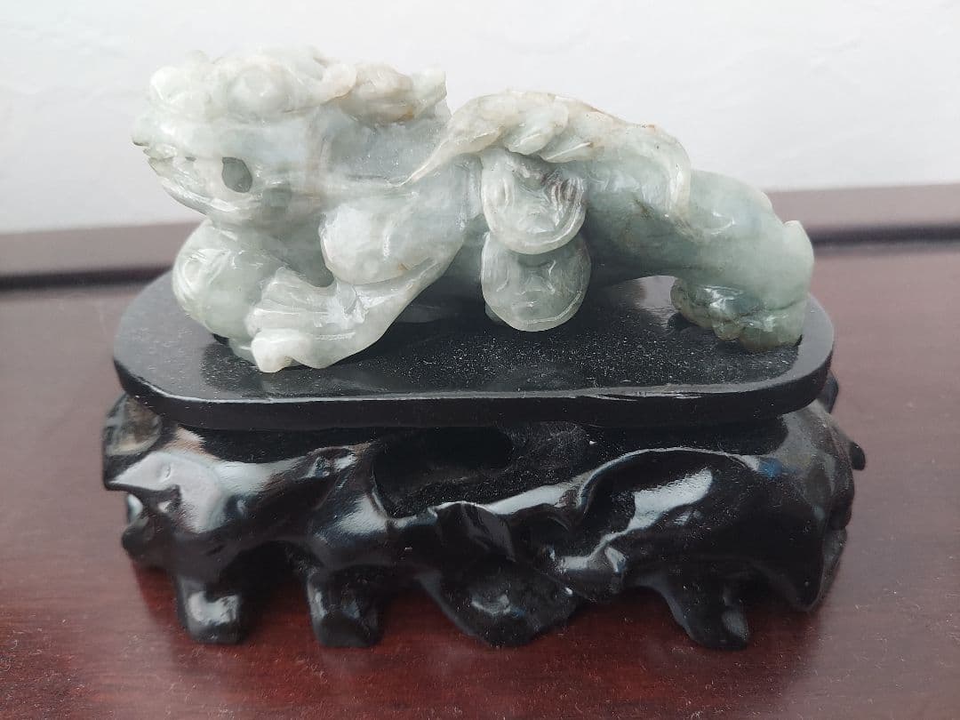 翡翠 獅子彫刻 約10cm 良好 221g 専用台座付