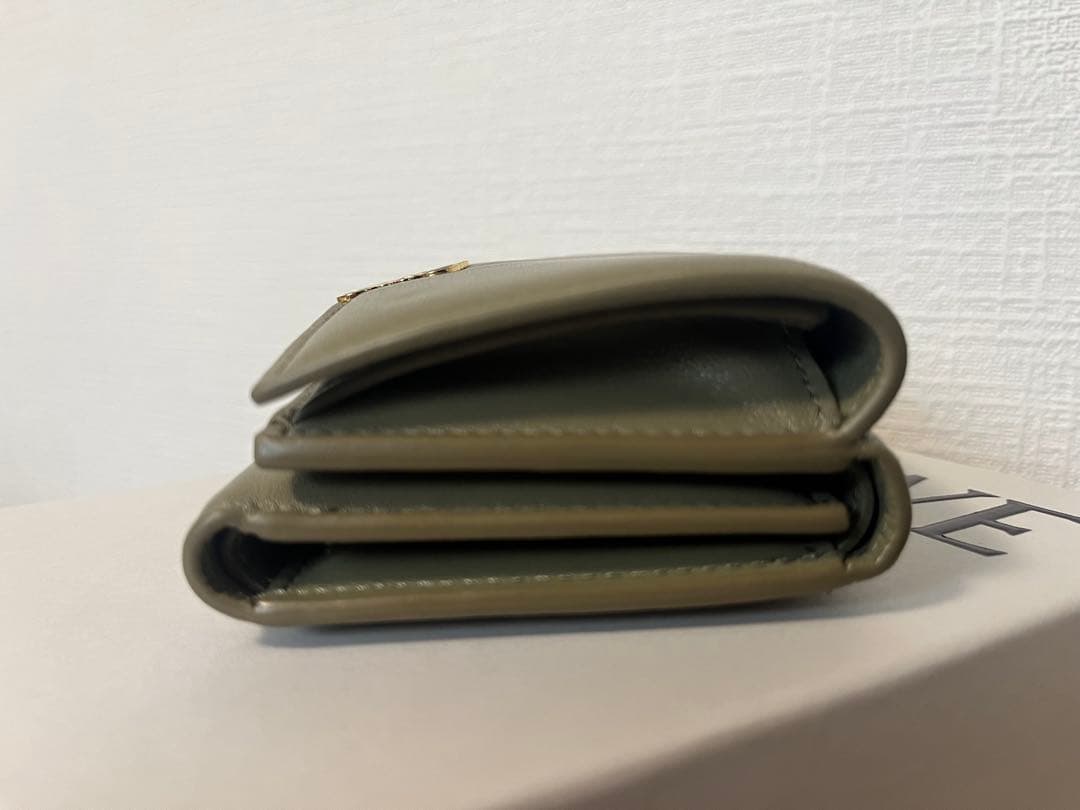 【mmnykhh】LOEWE 三つ折り財布