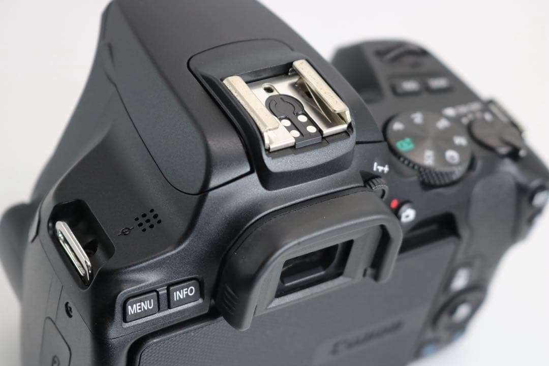 超美品ですが 【Canon EOS Kiss X10 ダブルレンズセット】