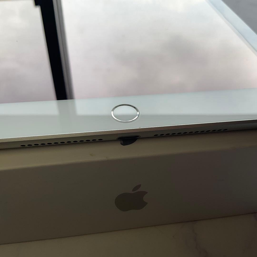 【美品】Apple iPad 第6世代 Wi-Fi 32GB