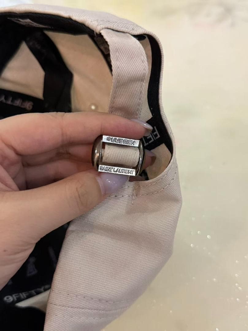 YSL キャップ カーキ色