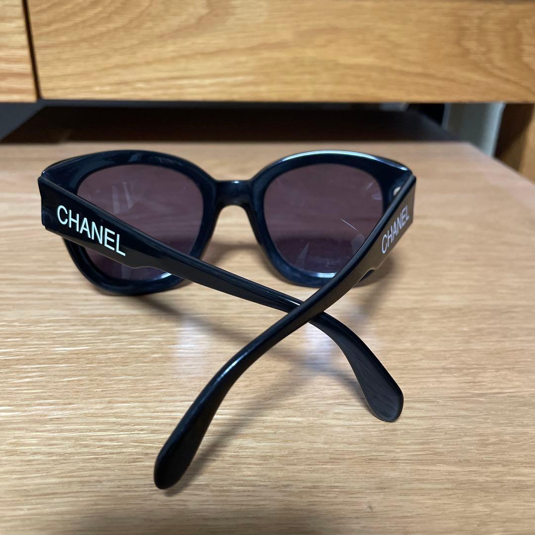 【美品】CHANEL ブラック キャットアイ サングラス