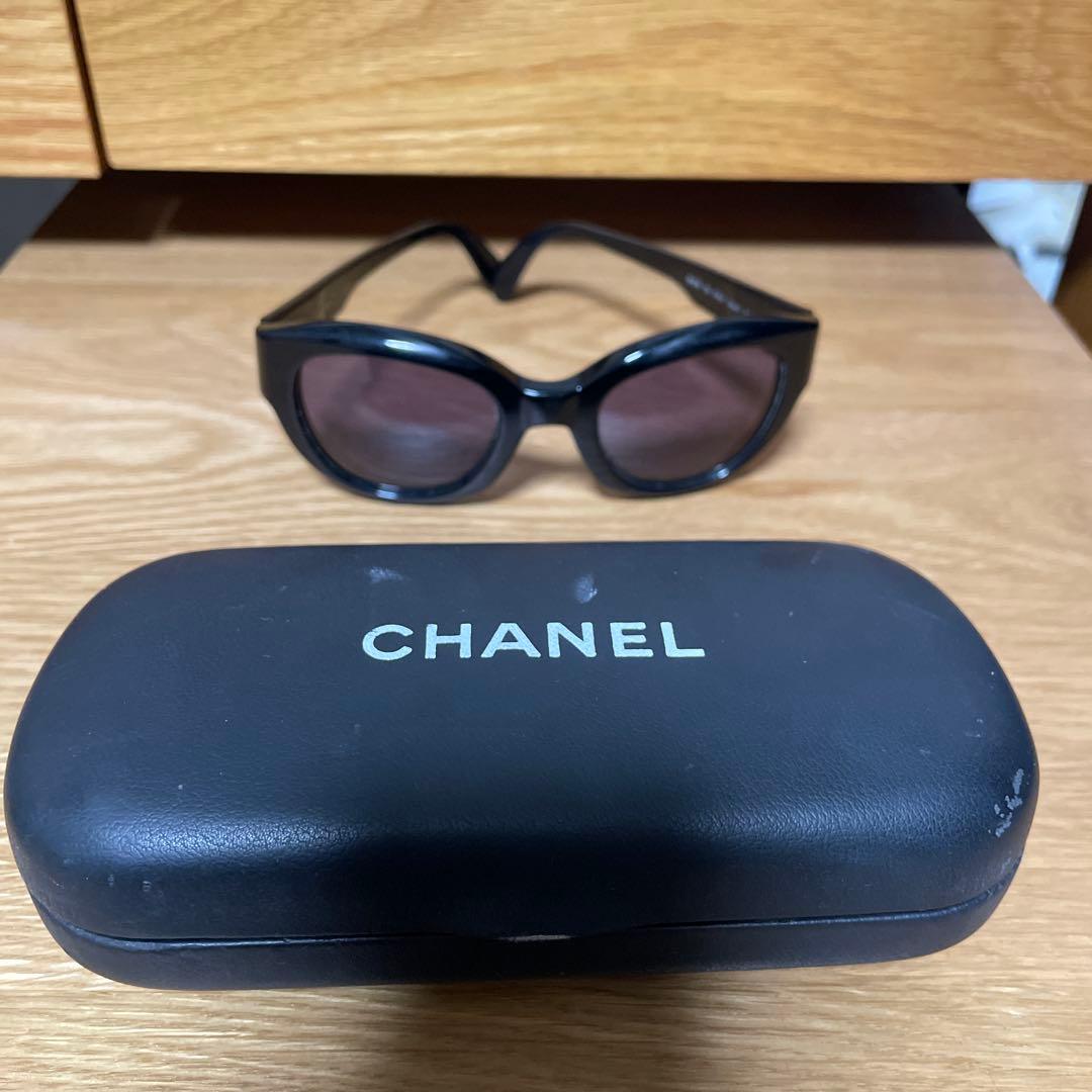 【美品】CHANEL ブラック キャットアイ サングラス
