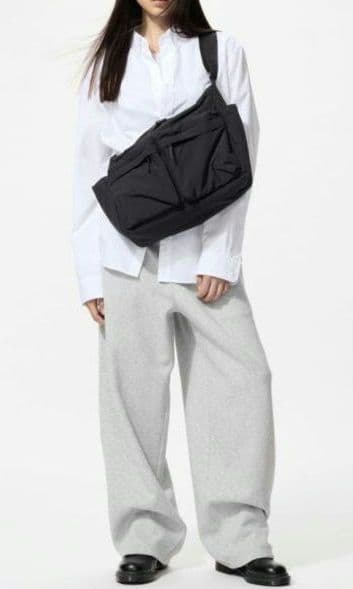ユニクロ　マルチポケットショルダーバッグ　黒　ブラック　新品未使用品