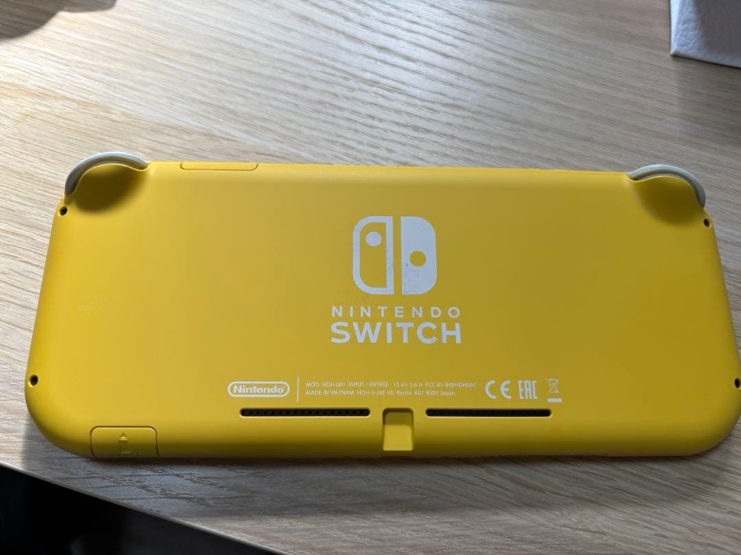 Switchライト イエロー 充電器