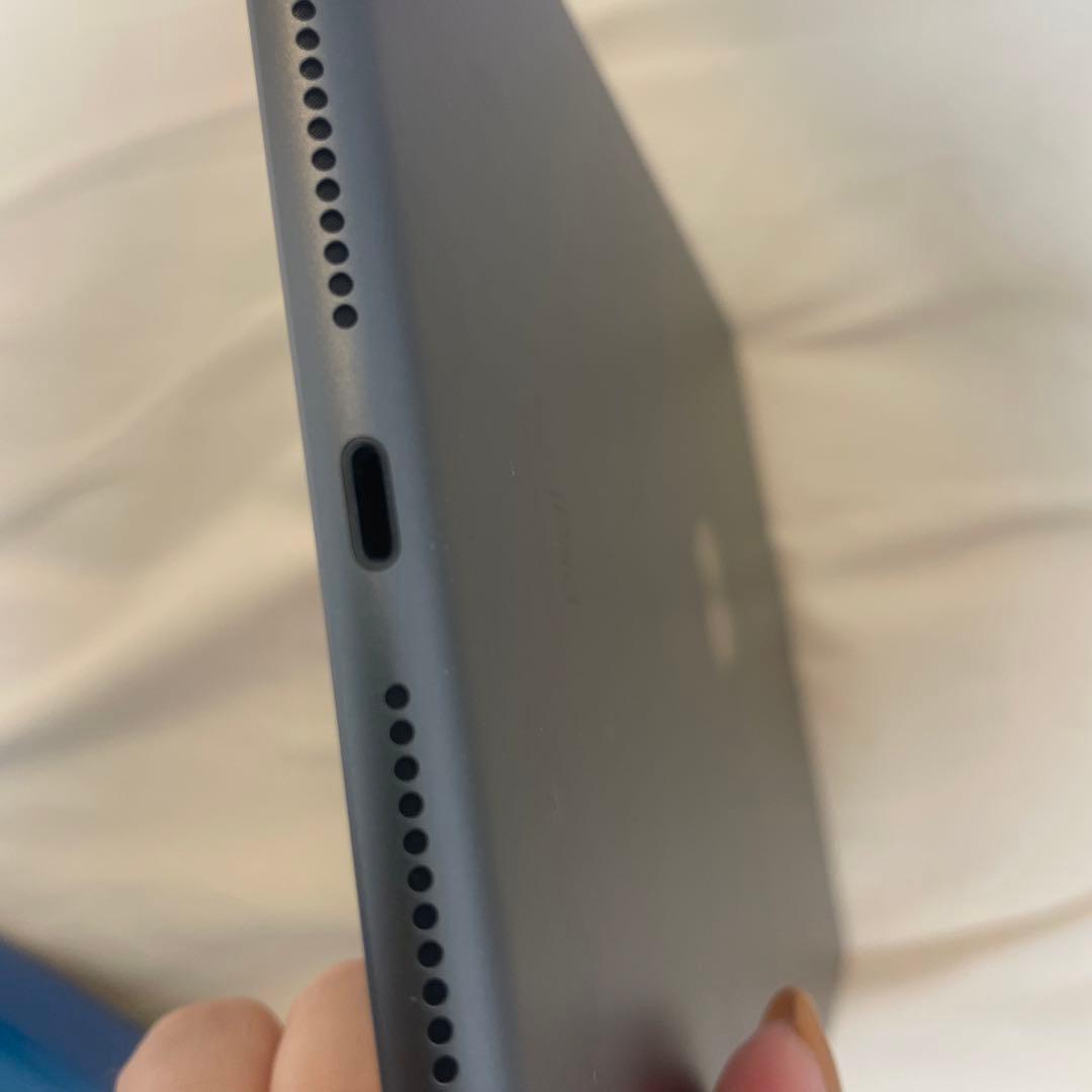 （訳あり品）iPad本体　第8世代　⚠️説明欄を読んでください。