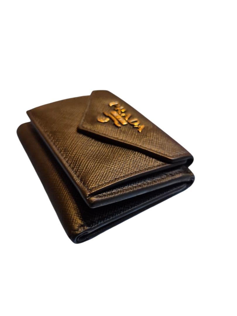ＰＲＡＤＡ　プラダ　サフィアーノ　三つ折り財布 o